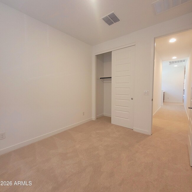 Building Photo - 9833 W Catalina Dr