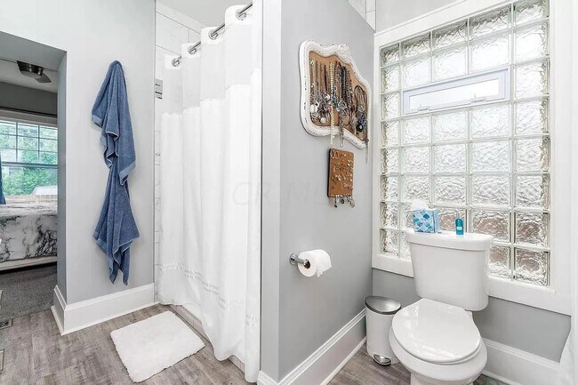 Building Photo - Renovated 2 Bed, 2 Bath Near Nationwide Hospital - Pet Friendly!