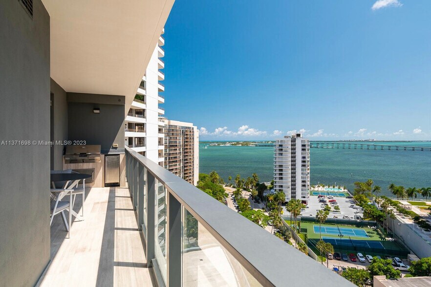 Building Photo - 1451 Brickell Ave
