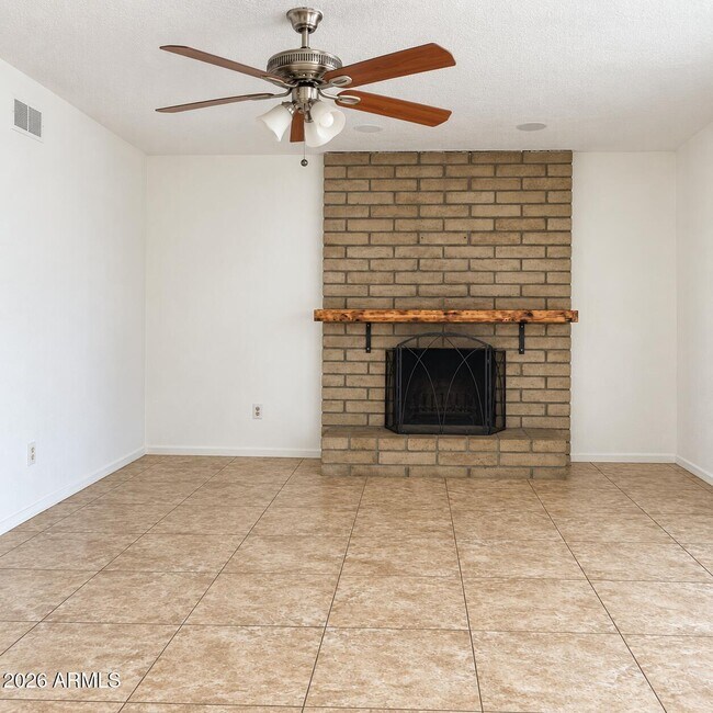 Building Photo - 815 W Bluefield Ave