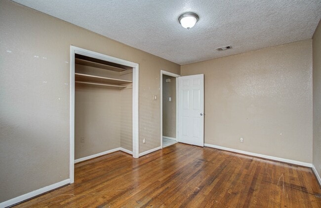 Building Photo - 2508 Grape Ln