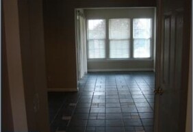 Building Photo - 22 Crenshaw Ct