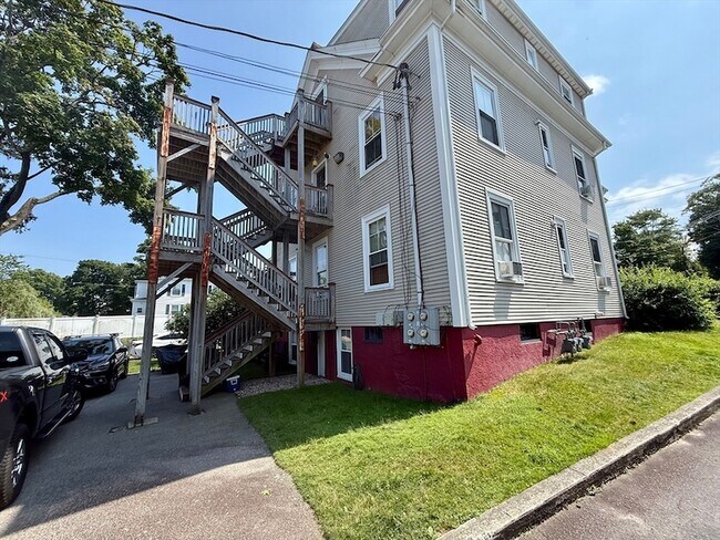 Building Photo - 123 Court St