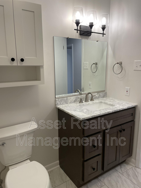 Building Photo - 608 Augustan Ln