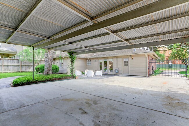 Building Photo - 3744 Aberdeen Way
