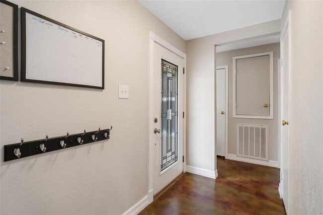 Building Photo - 217 Glen Haven Dr