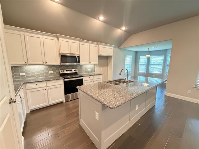 Building Photo - 7924 Buttonwood Dr