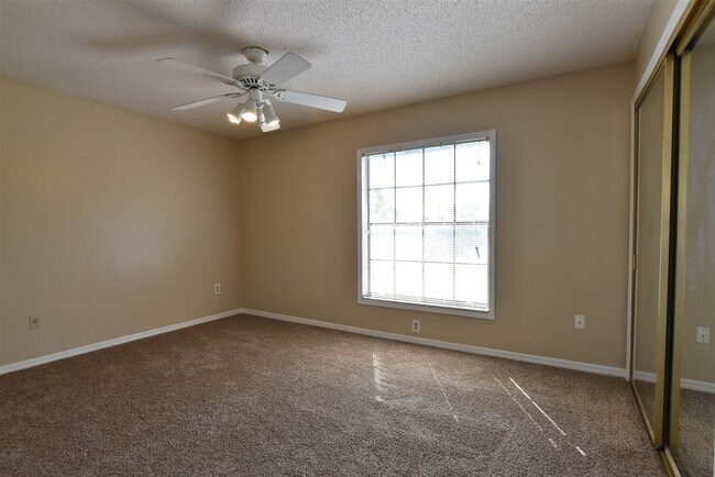 Building Photo - 3374 Cedar Springs Pl
