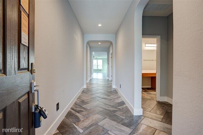 Building Photo - 230 Telluride Dr