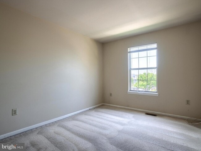 Building Photo - 110 Mews Dr