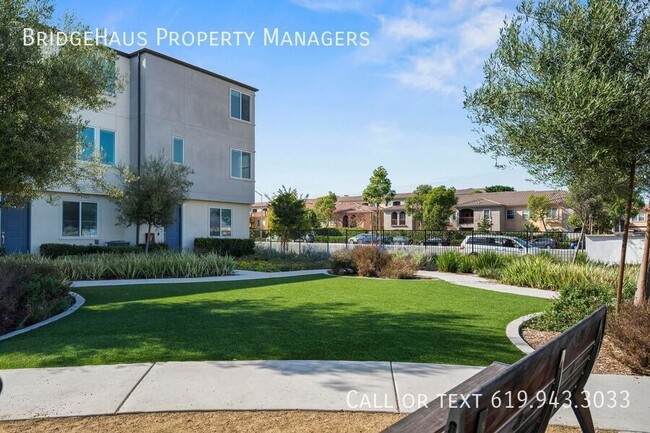 Building Photo - 5480 Seacliff Pl