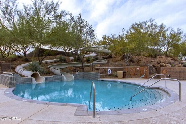 Building Photo - Gorgeous 4 Bed 3 Bath 3 Car home in Peoria with community Pool