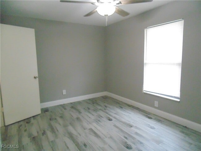 Building Photo - 5120 SW Courtyards Ct
