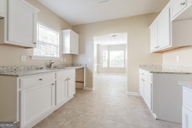 Building Photo - 5345 Yellow Pine Dr
