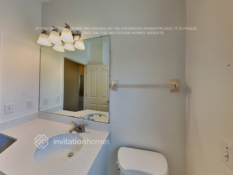 Building Photo - 3115 Victoria Dr