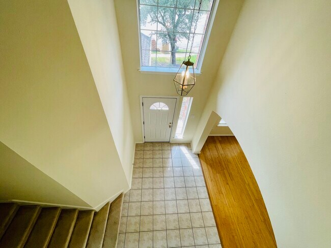 Entrance with plenty of natural light. - 18911 Piney Bend Ct