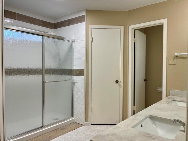 Building Photo - 22615 Indian Knoll Dr
