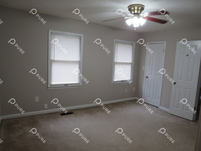 Building Photo - 11568 Jade Ln SE