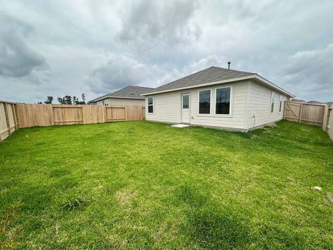 Building Photo - Brand New 3 Bed 2 Bath