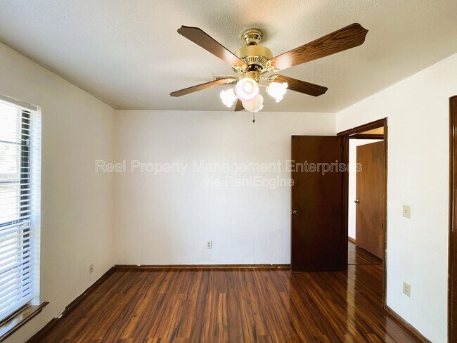 Building Photo - 5804 Republic Dr