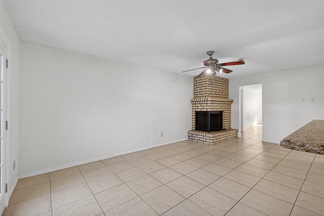 Building Photo - 14381 Still Meadow Dr