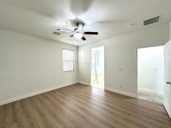 Building Photo - Lantern Gardens