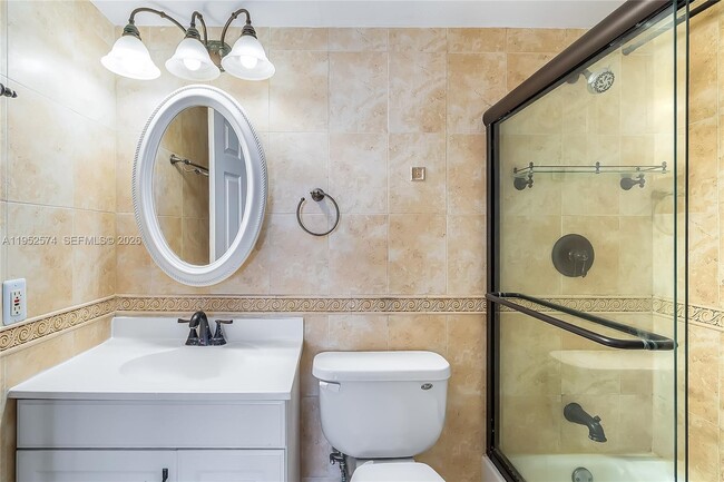 Building Photo - 2025 NE 164th St