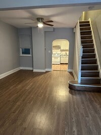 Building Photo - 4BR House Available for Rent!