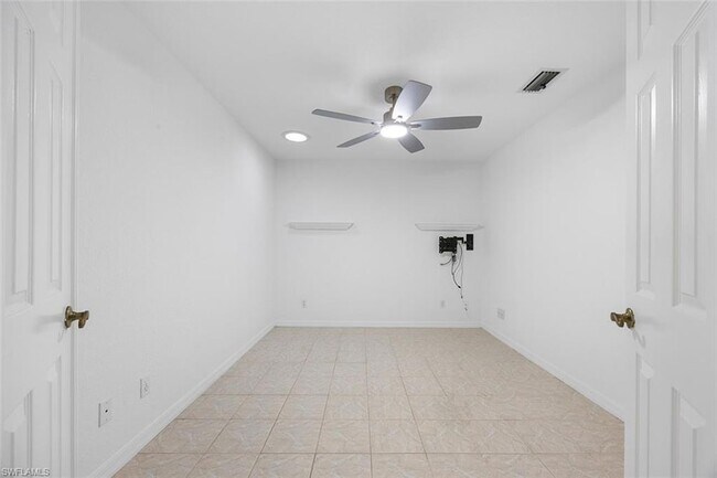 Building Photo - 6654 Tannin Ln