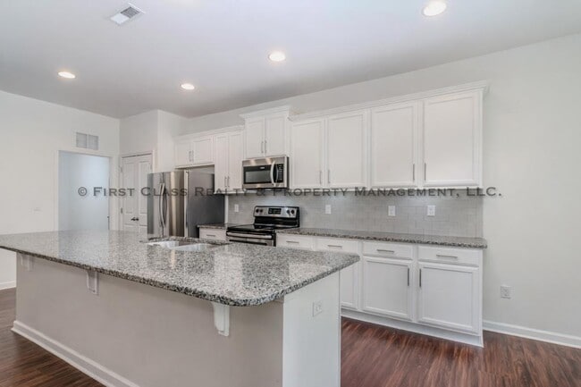 Building Photo - 46 S Great White Way