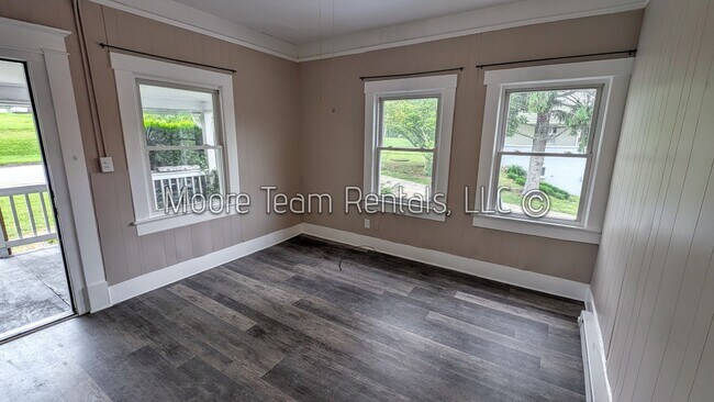Building Photo - 10 Tarheel Ln