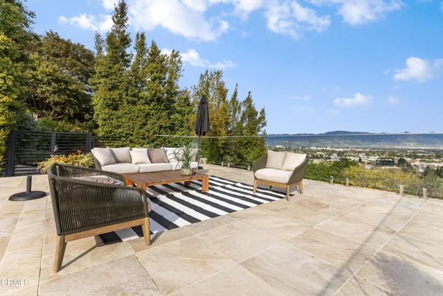 Building Photo - 12480 Viewcrest Rd