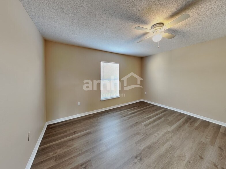 Building Photo - 1019 Brenton Leaf Dr