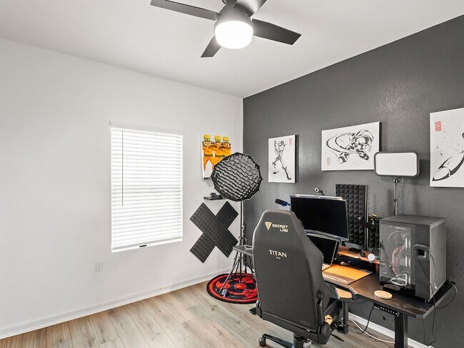 Building Photo - 2729 Louris Ln