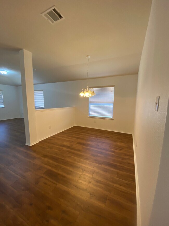 DINNING ROOM - 1119 Burgess Dr
