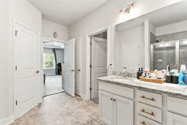 Building Photo - 11732 Glenwood Dr