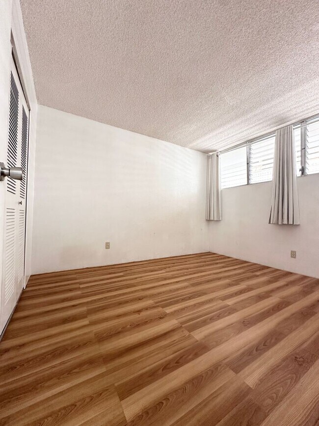 Building Photo - 2br 1bath 2pkg unit at Valleyview Melemanu!