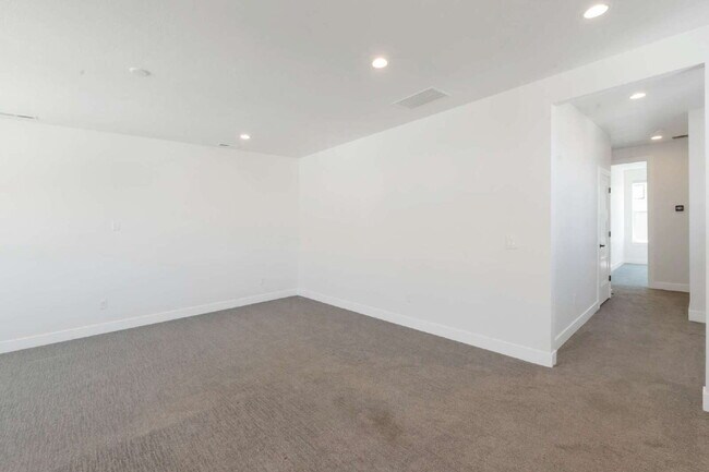 Building Photo - Traverse Mountain | SPACIOUS LIVING | 6 BED 4 BATH SINGLE FAMLY HOME