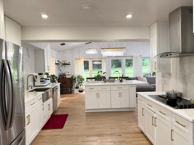 Building Photo - 3561 Duberry Ct NE