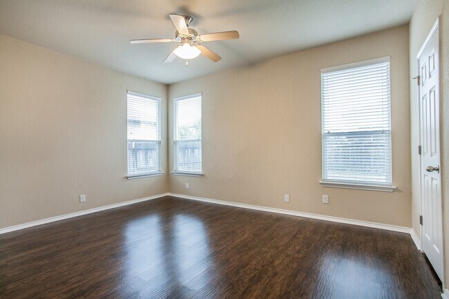 Building Photo - 5946 Pearl Pass