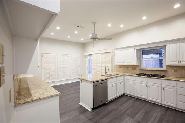 Building Photo - 16114 Shadybank Dr