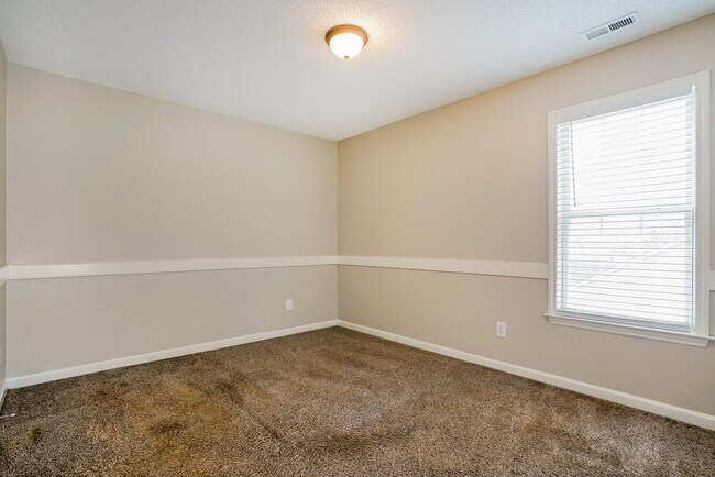 Building Photo - 125 Biltmore Dr