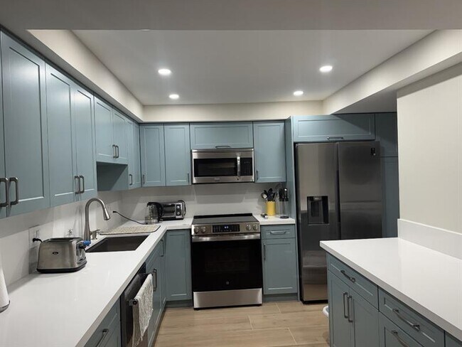 Building Photo - 5000 N Ocean Blvd