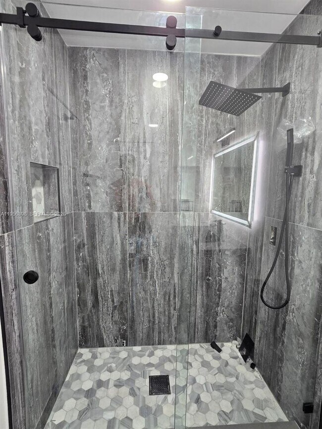 Building Photo - 1120 Parkside Green Dr