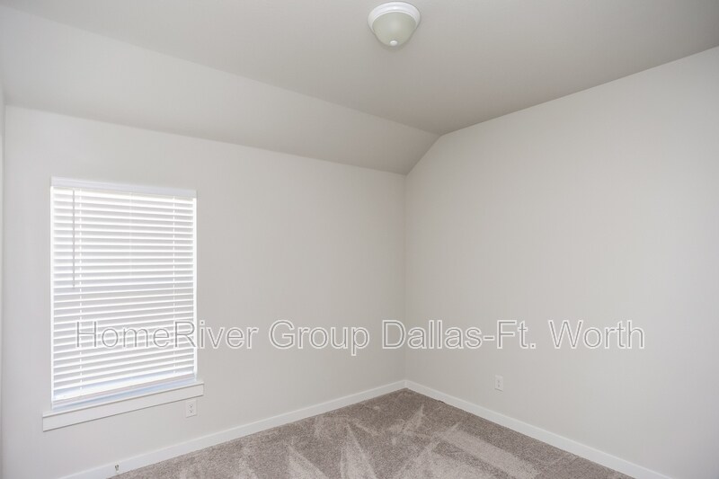Building Photo - 353 Fire Rock Dr