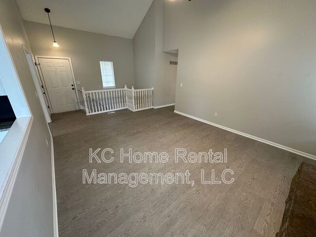 Building Photo - 1400 Cypress Dr