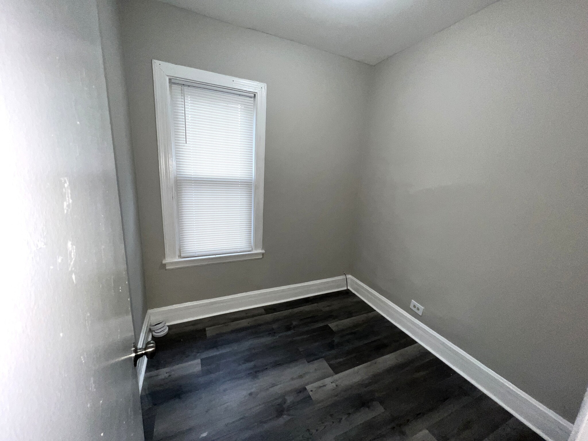 Building Photo - 11615 S Harvard Ave