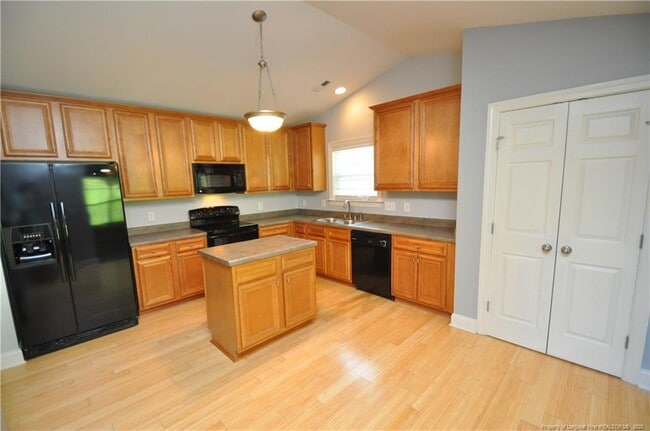 Building Photo - 1048 Dexter Ridge Dr