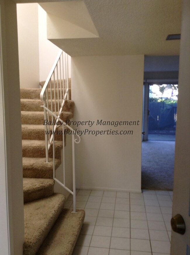 Building Photo - Spacious Seascape Condo