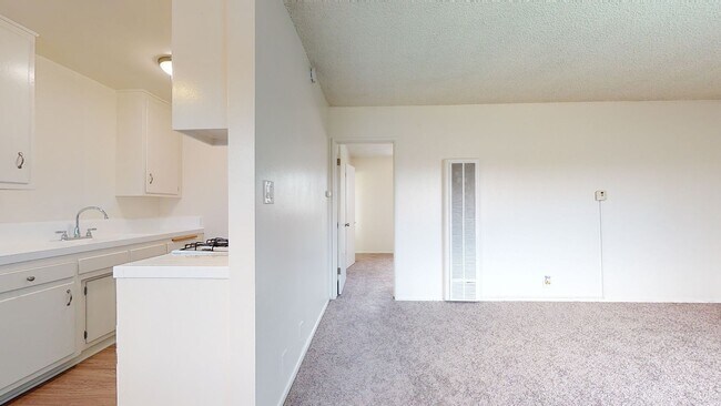 Interior Photo - 14905 Lemoli Ave.